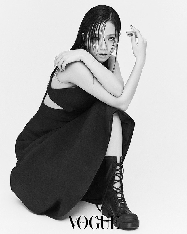 “NENG, CANTIKNYA KELEWATAN 😍” “Cantik banget mbak,” “Jisoo, kalau gini aku nyerah... unnie sangat cantik,” “Cantik banget ayang kami😍” komentar sejumlah penggemar. Foto: dok. Vogue Korea