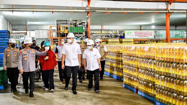 Kapolri Tinjau Pabrik Minyak Goreng di Jakut