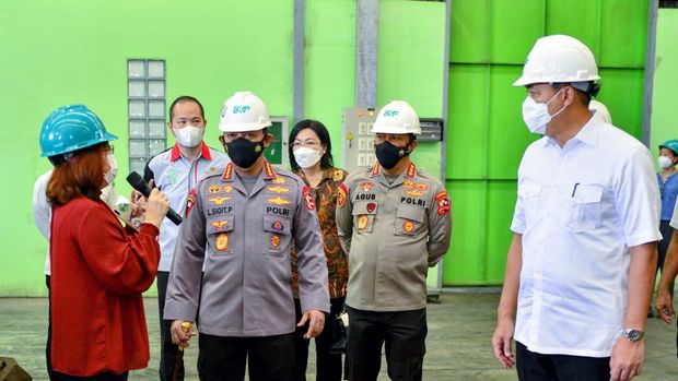 Kapolri Tinjau Pabrik Minyak Goreng di Jakut