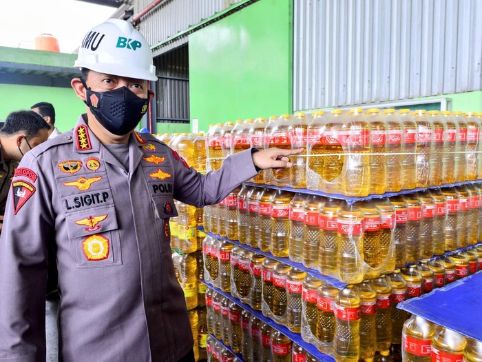 Kapolri Tinjau Pabrik Minyak Goreng di Jakut