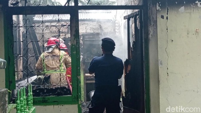 Kebakaran rumah di Tasikmalaya.