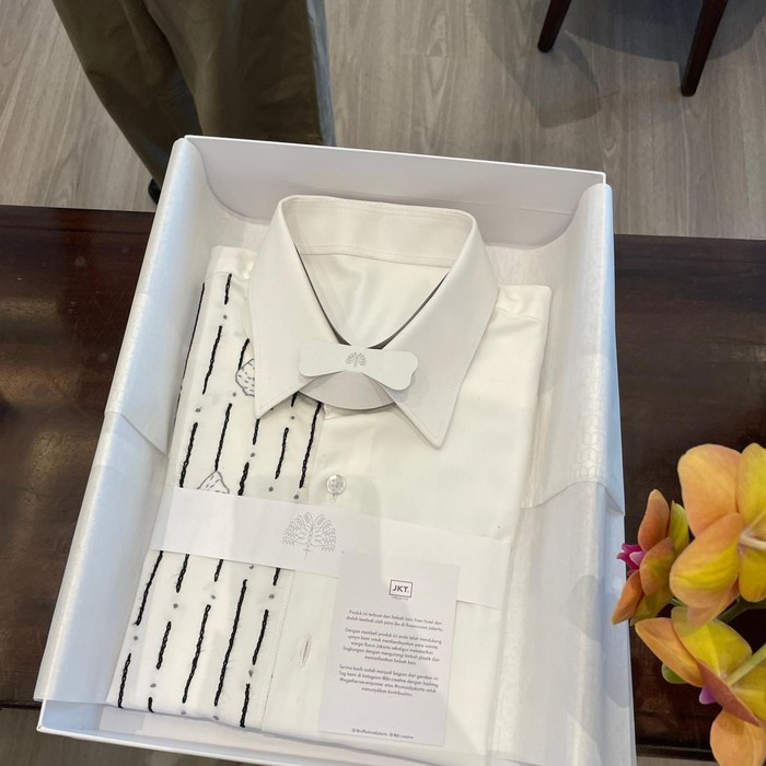 Kemeja JKT.Creative dari Linen Bekas
