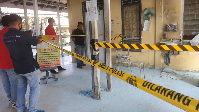 Kondisi salah satu ruangan di RSU Tengku Mansyur Kota Tanjungbalai yang diduga sengaja dibakar.