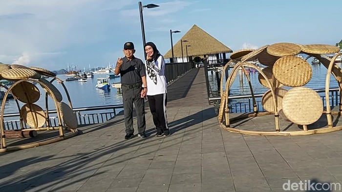 Maruf Amin dan Istri jalan kaki kelilingi wisata Labuan Bajo