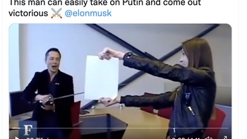 Tentu banyak yang mendukung Elon Musk. Pria ini akan dengan mudah mengalahkan Putin dan menang, tulis netizen ini. Foto: Twitter