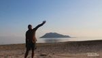 Menjemput Pagi di Pesisir Putih Pulau Pangabatang