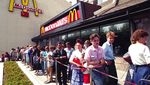 Momen Warga Moskow Serbu McDonalds Saat Pertama Buka di Uni Soviet