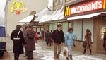 Momen Warga Moskow Serbu McDonalds Saat Pertama Buka di Uni Soviet