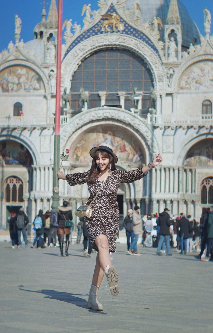 Nadia Christina