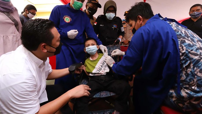 Vaksinasi COVID-19 terus dilakukan untuk mengejar herd immunity. Termasuk untuk para disabilitas.