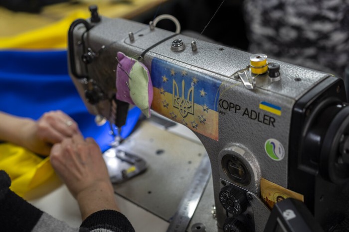 Pembuatan Bendera Ukraina