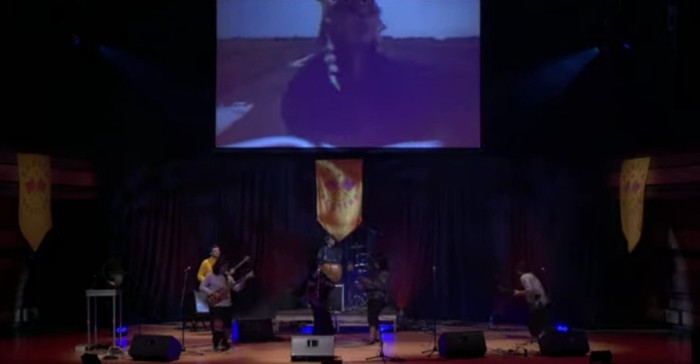 Penampilan grup musik LAIR saat di Kanada.