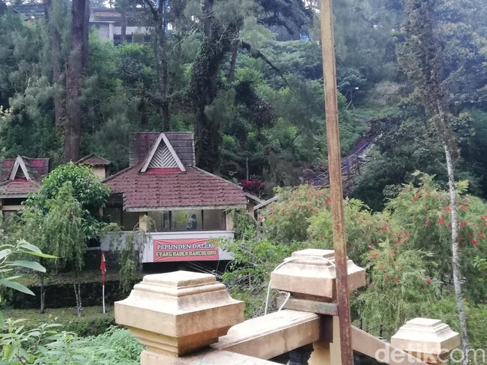 Pepundhen Eyang Raden Bancalono di Tawangmangu.