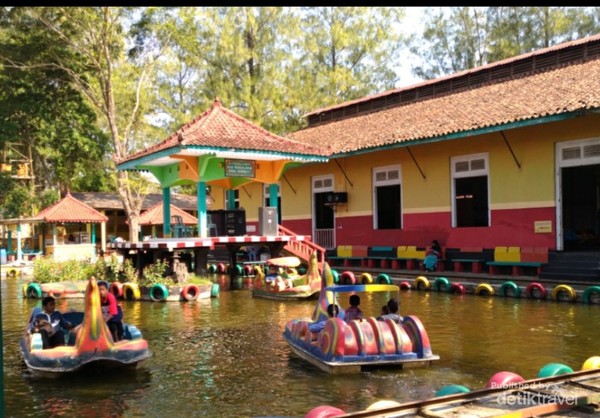 Wahana Air di Benteng Van der Wijck