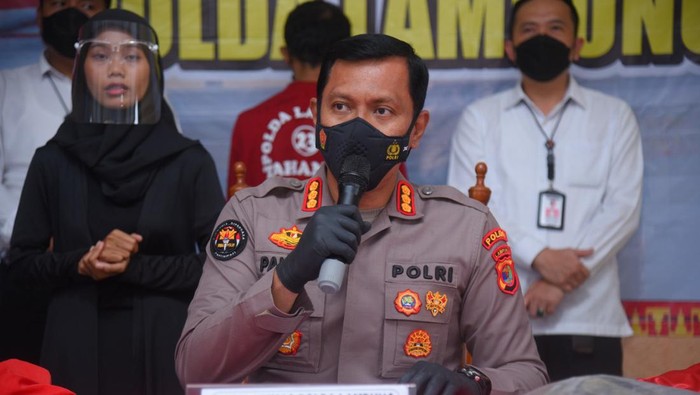 Polisi menetapkan tiga orang tersangka perusakan di Polres Lampung Timur