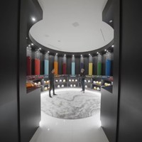 Ingin memanjakan tamu-tamu kecil, rumah ini memiliki ruangan khusus permen. Ruangan ini bak di toko permen. Foto: Dok. YouTube CNBC Prime