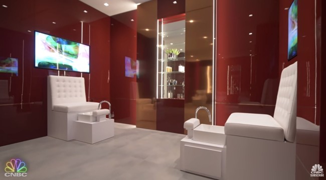 Disebut sebagai yang termahal, fasilitas di rumah ini pastinya sangat lengkap. Selain ada klub malam, rumah juga memiliki salon dan spa pribadi. Foto: Dok. YouTube CNBC Prime