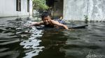 Santuy Dulu di Banjir Duren Sawit