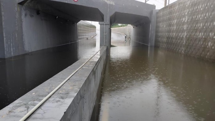 Situasi terowongan Parimeter Selatan Bandara Soetta saat banjir