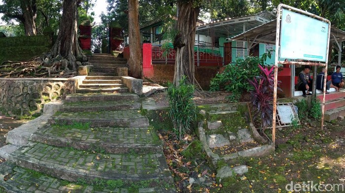Situs Makam Pangeran Suryanegara