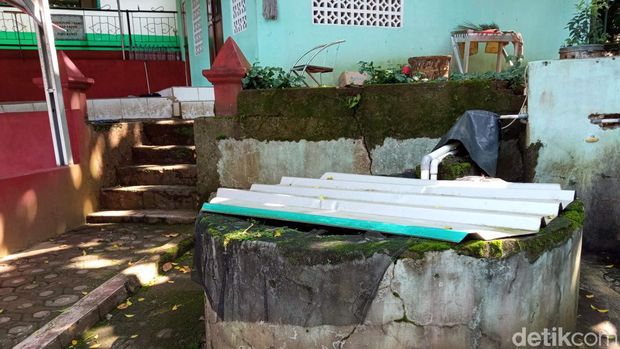 Sumur situs Makam Pangeran Suryanegara.