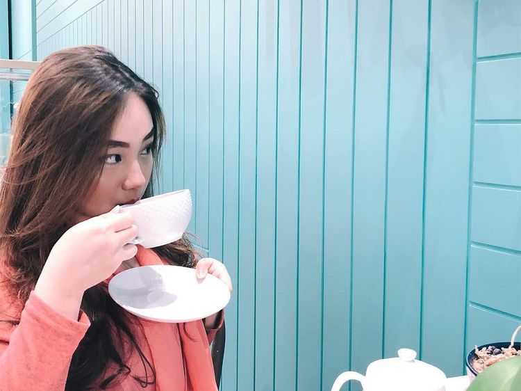 Susyen Regina, Mantan Tunangan Indra Kenz yang Hobi Ngopi Cantik