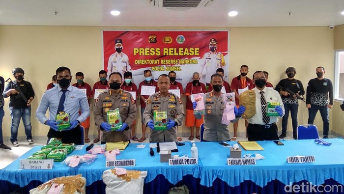 Wakapolda Sumsel Brigjen Rudi Setiawan pimpinan Konpers sabu 10 kilogram jaringan Lapas Palembang