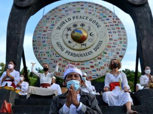 Khusyuknya Doa Bersama Lintas Agama di Bali untuk Perdamaian Dunia