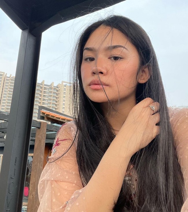 Kalau yang satu ini merupakan anak dari Mulan Jameela. Pesona Tiara Savitri pun tak kalah dari sang bunda. Memiliki paras yang cantik, tak heran jika penampilan Tiara seringkali jadi sorotan. Tiara sendiri merupakan hasil pernikahan Mulan Jameela bersama mantan suaminya, Harry Nugraha. Foto: Instagram