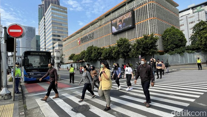 Suasana di Jalan MH Thanrin, Jakarta Pusat, Rabu (16/03/2022), jelang penyelengaraan parade MotoGP.