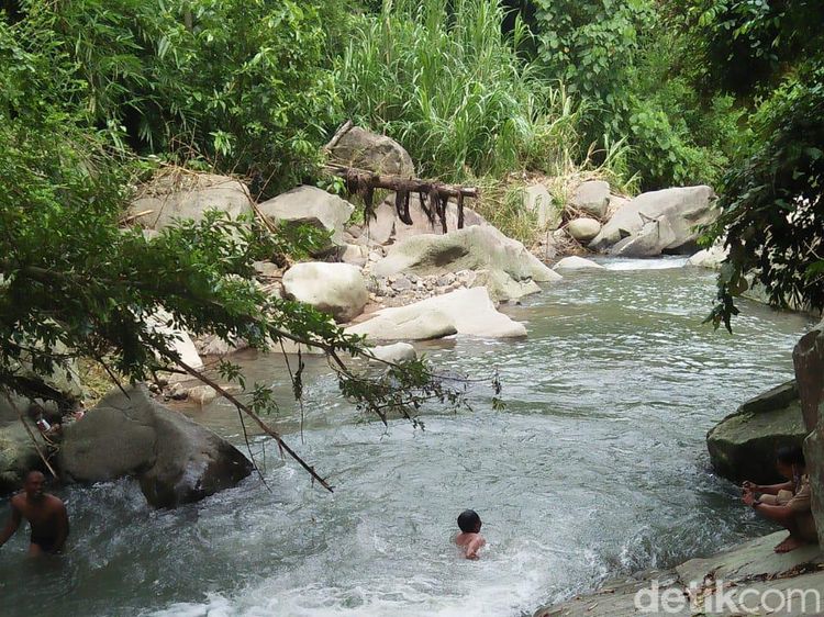 Foto Curug Mahrom-Leuwi Goong, Surga Baru di Purwakarta