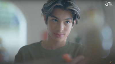 8 Potret Gantengnya Eddy, Anak Blasteran Maudy Koesnaedi yang Kini Jadi Model