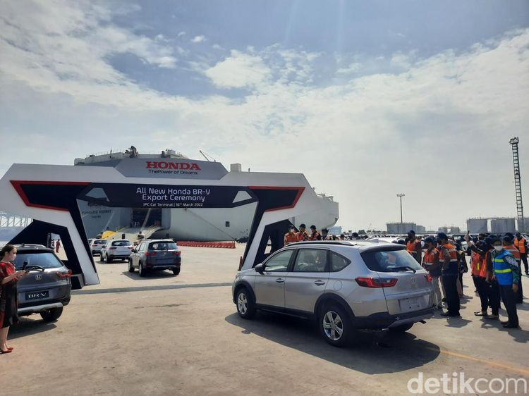 Mobil Buatan Indonesia Laris Manis di Negeri Orang