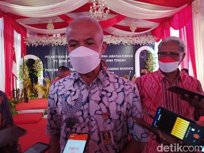Gubernur Jateng Ganjar Pranowo saat di Magelang, Rabu (16/3/2022).