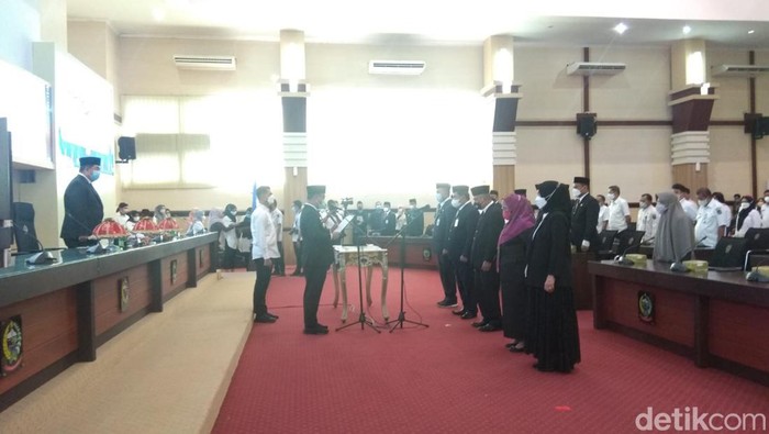 Gubernur Sulsel, Andi Sudirman Sulaiman melantik pejabat eselon II