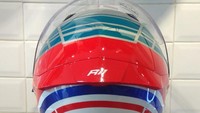 Helm spesial ini hadir dengan berbagai kombinasi warna, seperti putih, silver, biru, dan merah. Terdapat juga logo gunungan dan G20, serta terdapat tulisan Jokowi di bagian samping helm. Foto: Dok. RSV Helmet Indonesia