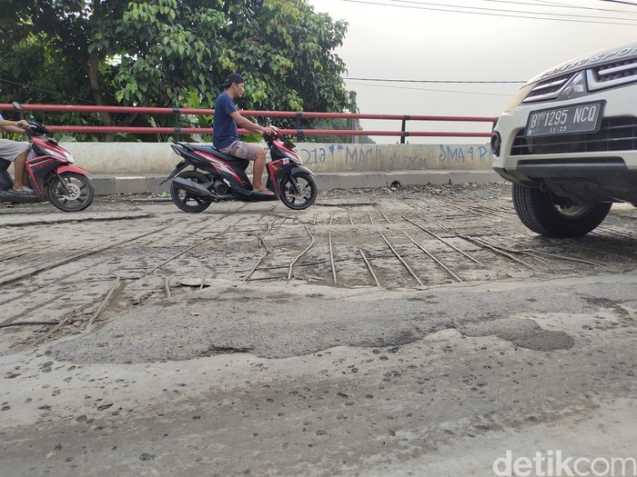 Jembatan Viaduct atau Nameng 2 di Kampung Tutul, Desa Citeras, Kecamatan Rangkasbitung, Lebak. (Foto: Fathul Rizkoh/detikcom)