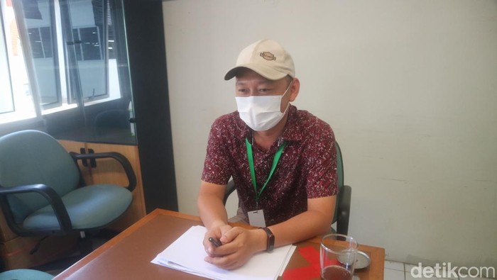 Kepala Bagian Brak SKT (Sigaret Kretek Tangan) Burikan, Adityo Nugroho