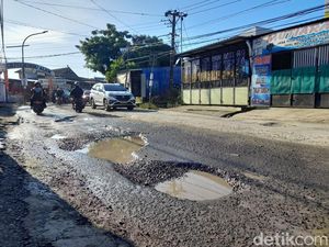 Bolak-balik Rencana Pemprov Sulsel Timbun Lubang di Jalan Antang Makassar