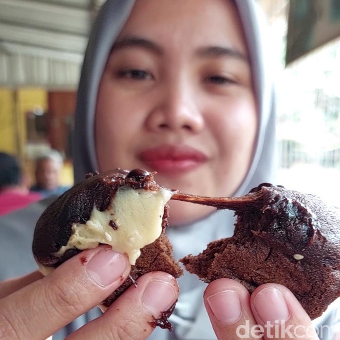 Kue balok lumer di Jalur Nagreg