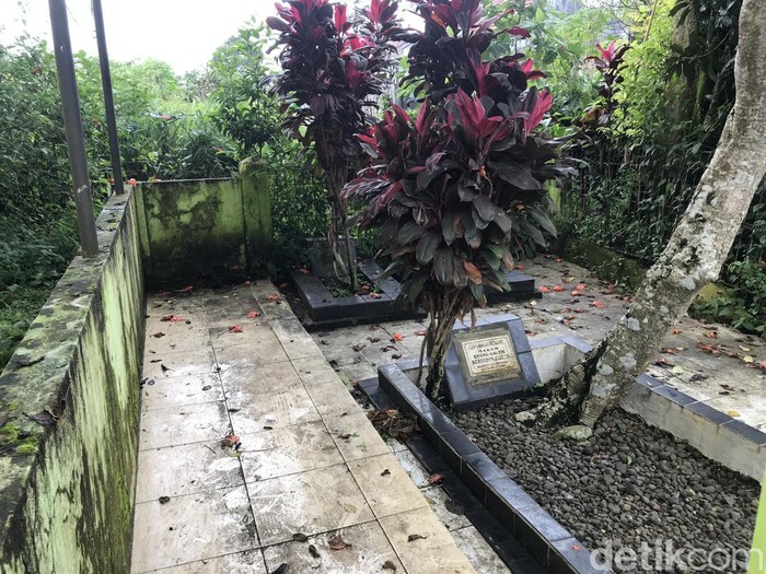 Makom Eyang Cikundung, Kota Sukabumi.