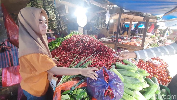 Menjelang Ramadan harga bahan pokok mulai naik di Kota Kendari (detikcom/Nadhir Attamimi)