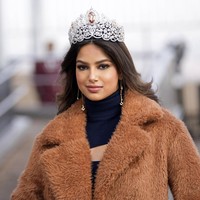 Aksi body shaming netizen pada Miss Universe 2021 Harnaaz Sandhu ini mendapat perhatian dari Miss Universe 2018 Catriona Gray. Dia mengaku kecewa melihat publik yang masih saja menjatuhkan wanita dengan mengejek bentuk tubuhnya. Foto: Dok. AP