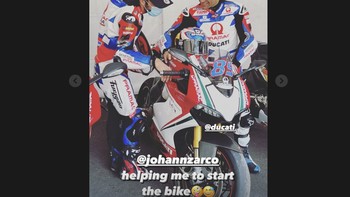 Momen kebersamaan Jorge Martin dengan Johann Zarco di mana Johann membantu menyalakan motor Jorge. Foto: Twitter