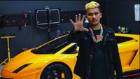 Nodiewakgenk dikenal sebagai youtuber yang juga mempromosikan binary option. Foto: dok. Channel YouTube Nodiewakenk