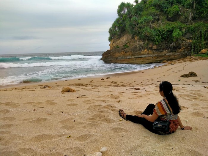 Pantai Pringjono di Dusun Dringo, Desa Gunturharjo, Kecamatan Paranggupito.