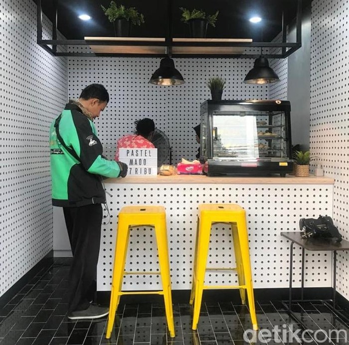 Pastel MAOO : Gurih Mantap! Pastel Ayam Homemade Premium di Dekat Stasiun MRT