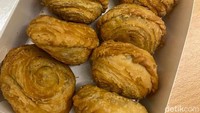 Berasal dari kata ‘MAU’, nama MAOO diambil Ibu Venny yang menurutnya terdengar optimis. Awalnya pastel ini merupakan usaha rumahan dengan sistem pre-order, namun berkembang pesat menjadi pastel premium kesukaan banyak orang di Jakarta. Foto: detikFood