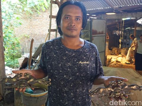 Pembuatan patung kuningan Mojokerto