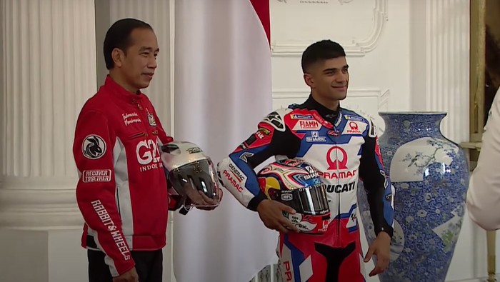 Presiden Jokowi menerima pebalap MotoGP di Istana Merdeka (16/3/2022)